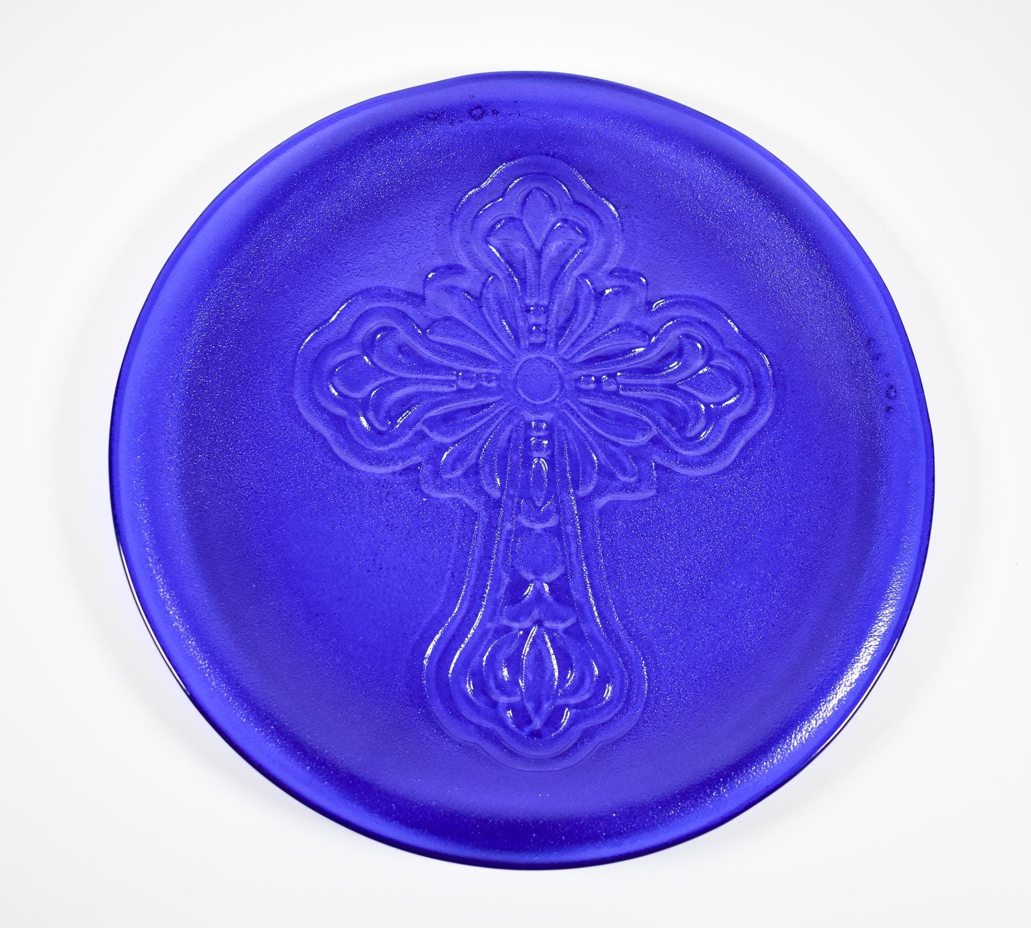 Elegant Dark Blue Glass Platter with Intricate Cross Detail - 10"